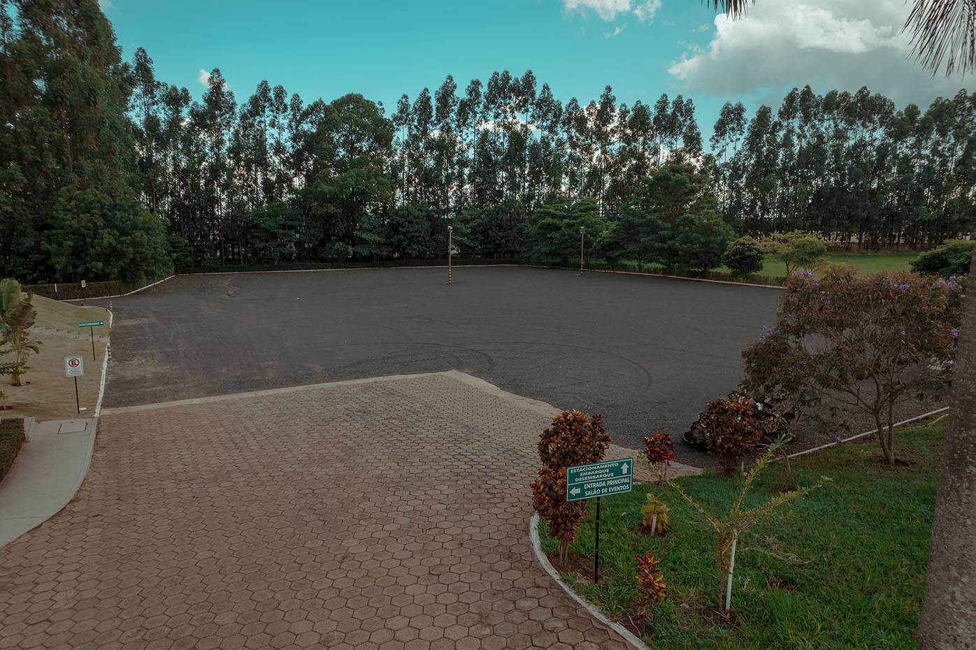 salao_festa_estacionamento