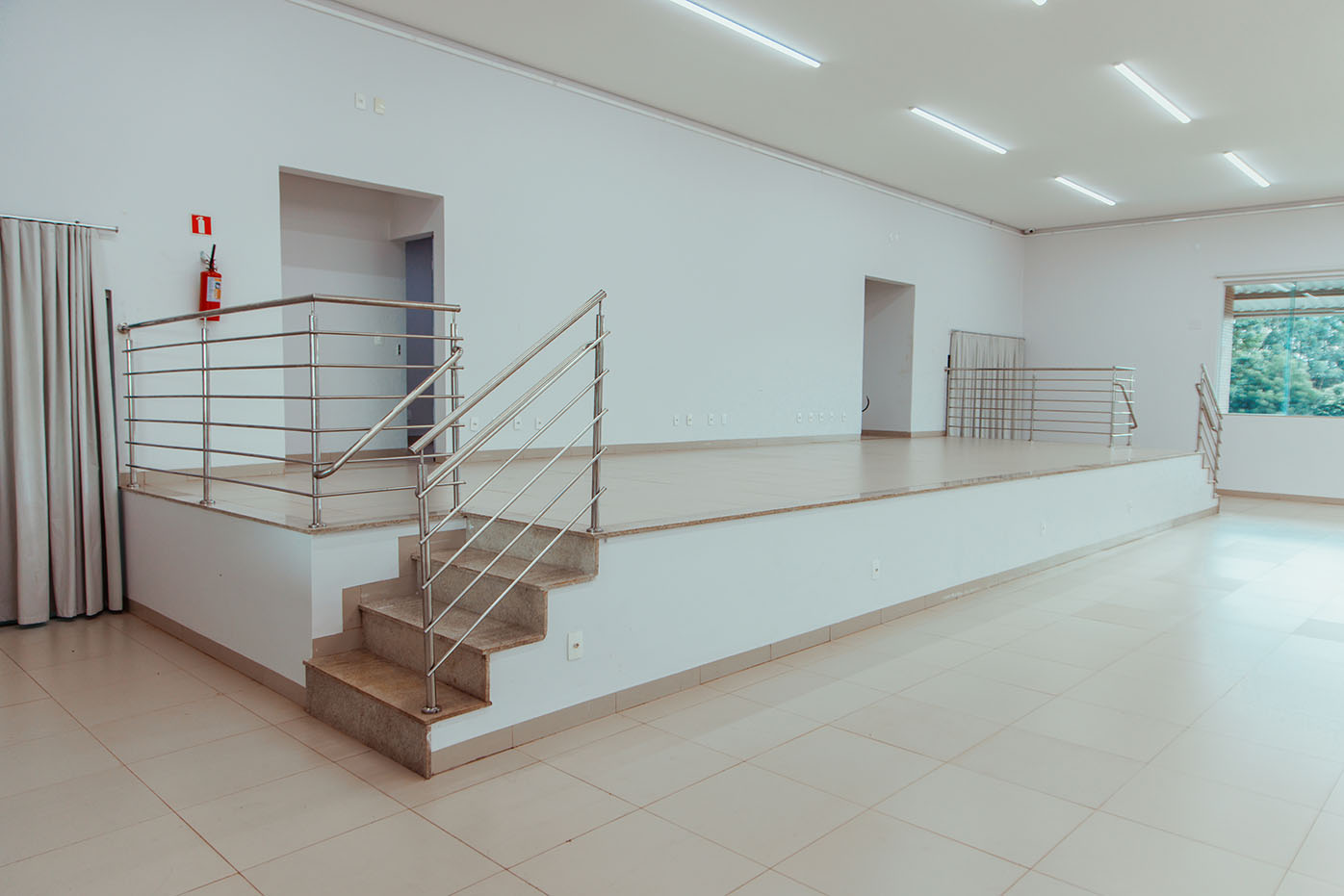 salao_festa_vista_palco_lateral